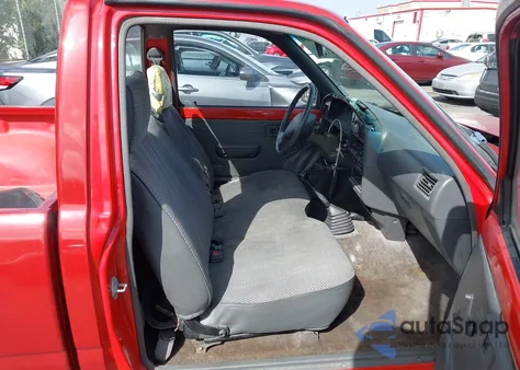 1993 Toyota Pickup 1/2 Ton Short Whlbase Stb from USA, damaged, VIN 4TARN81A6PZ117579